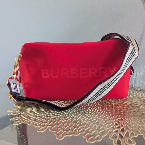 Burberry - Picture 3 of 12